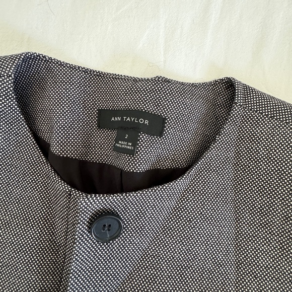 Ann Taylor blazer, black and white, size 2 - Picture 2 of 4